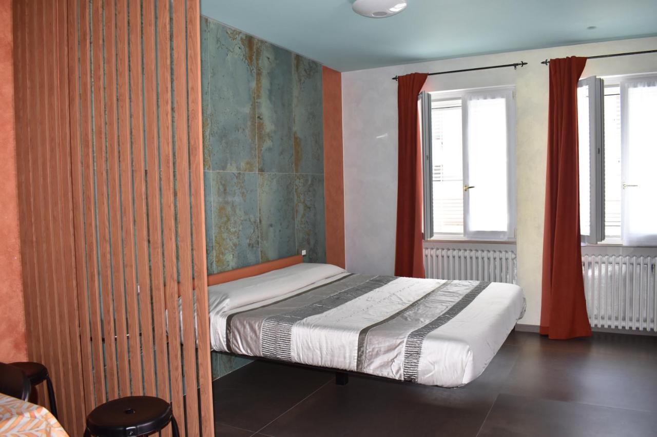 Garda Fantasy Apartment - Jacuzzi Desenzano del Garda Exteriör bild