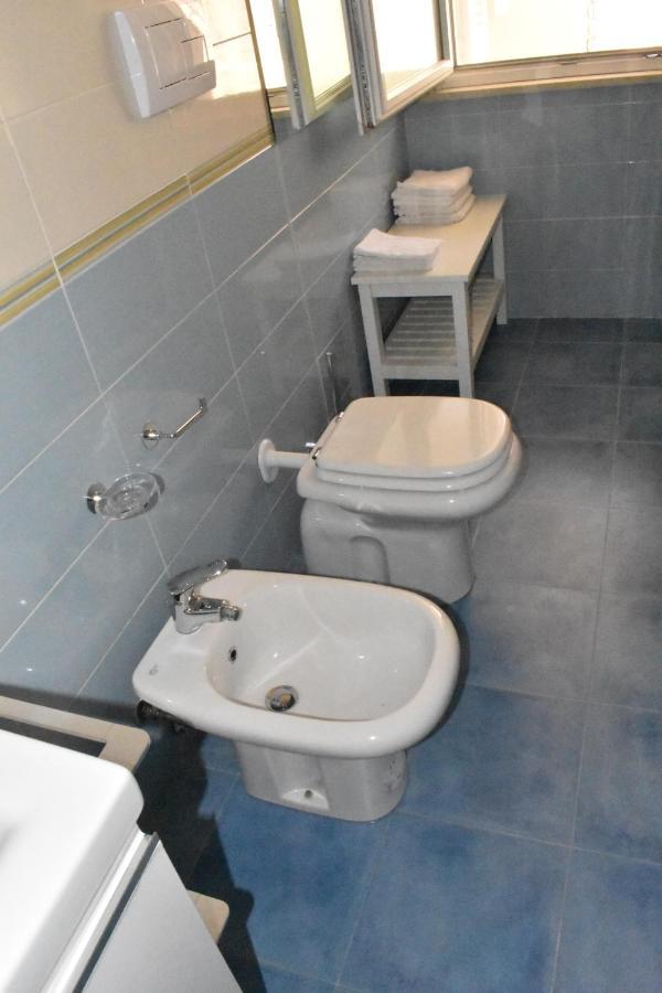 Garda Fantasy Apartment - Jacuzzi Desenzano del Garda Exteriör bild