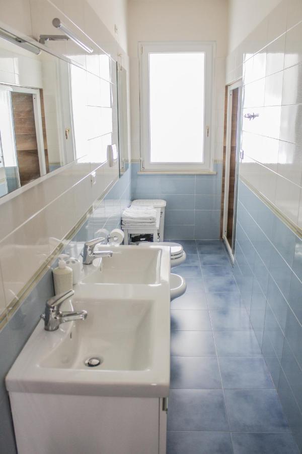 Garda Fantasy Apartment - Jacuzzi Desenzano del Garda Exteriör bild