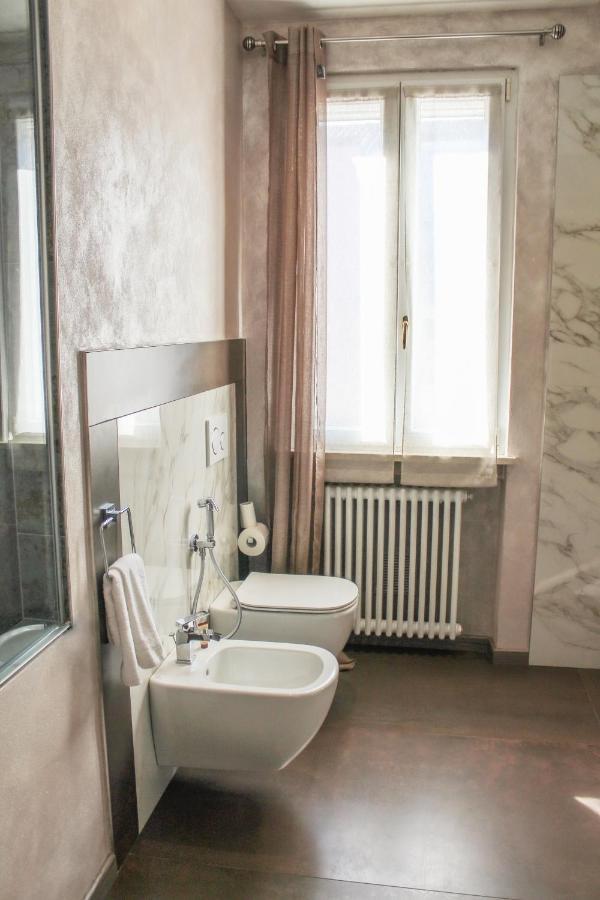 Garda Fantasy Apartment - Jacuzzi Desenzano del Garda Exteriör bild
