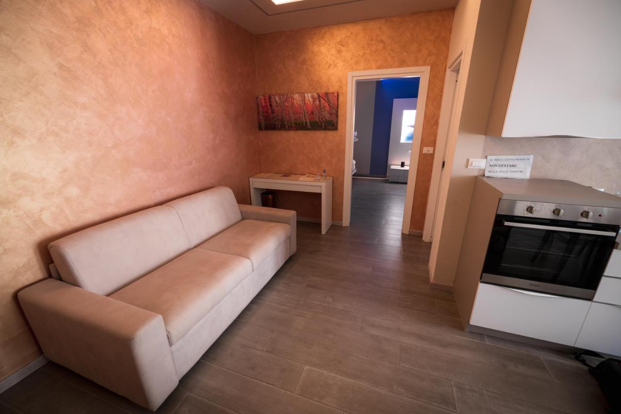 Garda Fantasy Apartment - Jacuzzi Desenzano del Garda Exteriör bild
